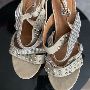 Not rated size 10, new. Never worn.